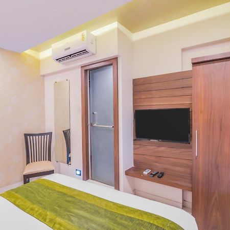 Oxford Hotel Powai Мумбаї Екстер'єр фото